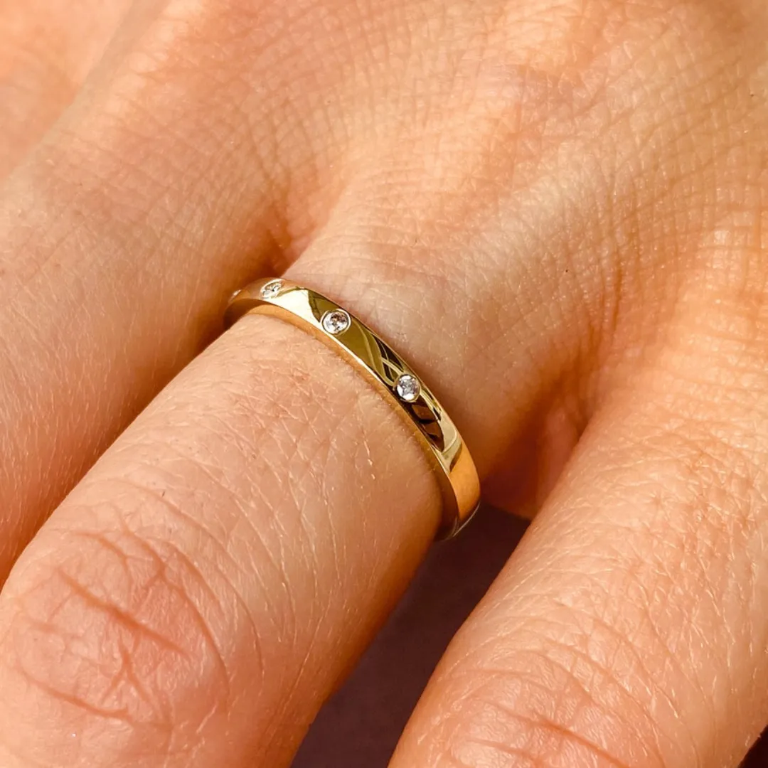 /public/photos/live/Flush Set Moissanite Band-1124 (8).webp